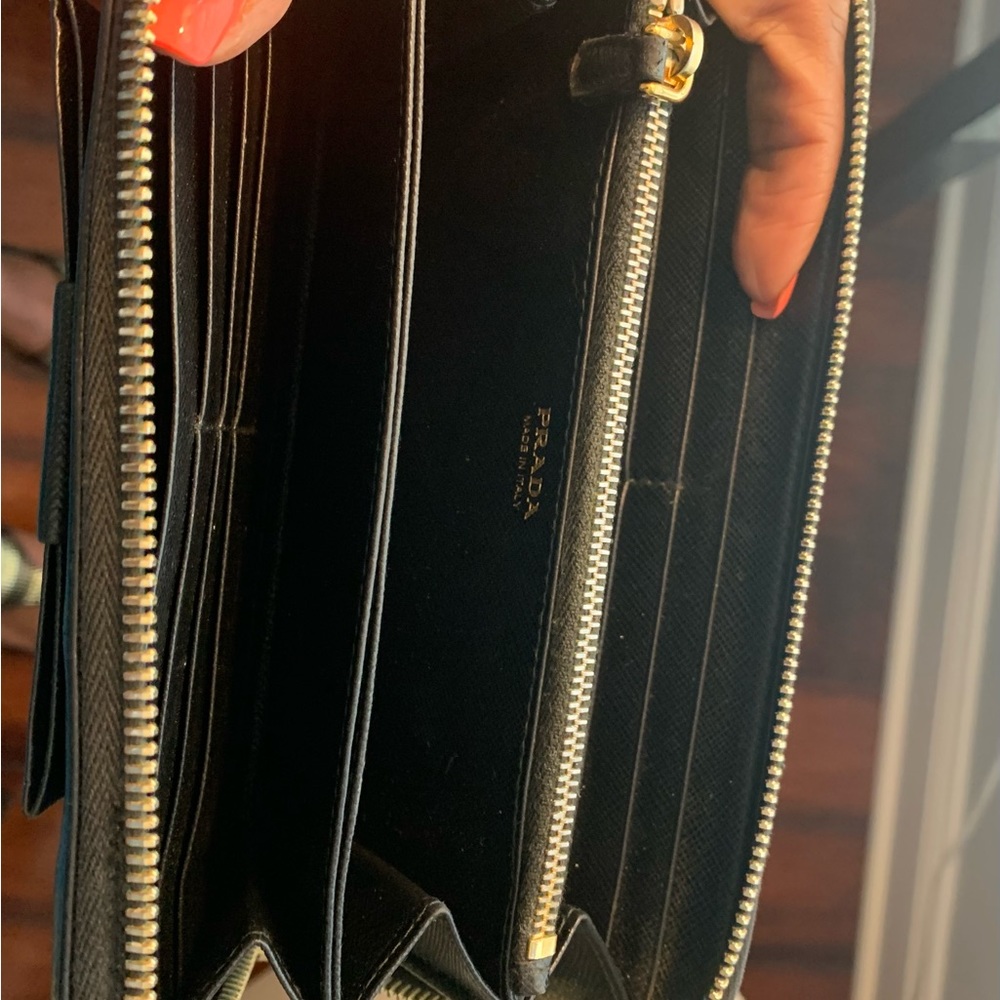 Authentic Preloved Prada Saffiano Fiocco Wallet with original box and cards - Picture 4 of 7